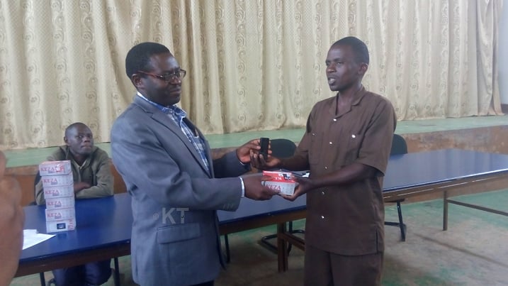 Abunzi bo mu karere ka Gakenke baratangaza ko terefone bemerewe n