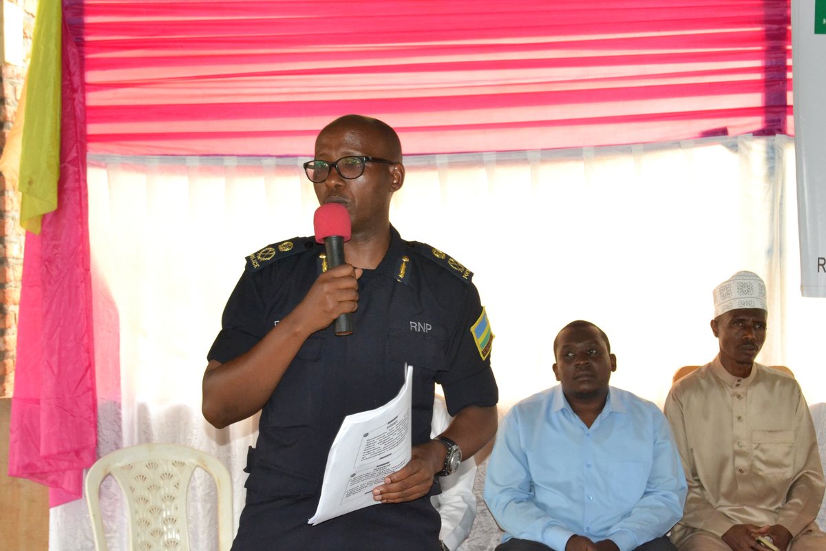Umuyobozi wa Polisi mu Burasirazuba yavuze ko Abanyarwanda bakwiye kwirinda gukorana n'imitwe y'iterabwoba