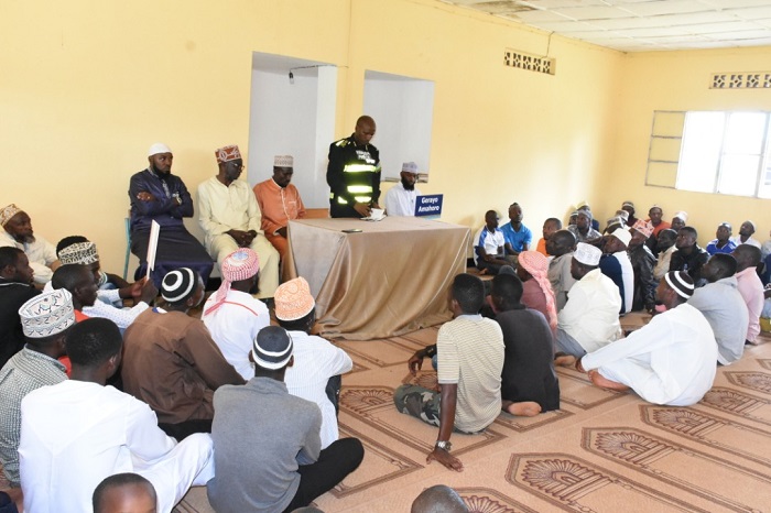 ACP Emmanuel Hatari uyobora Polisi mu Ntara y'Iburasirazuba yasabye abayisilamu ba Kirehe kudatwara banyoye kuko kinazira ku muyisilamu kunya inzoga