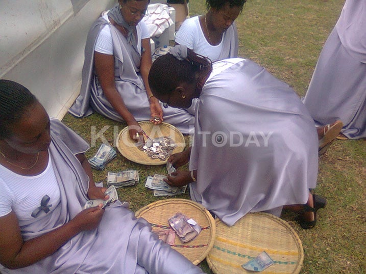 Aha barimo kubara ayatanzwe mu gaseke.