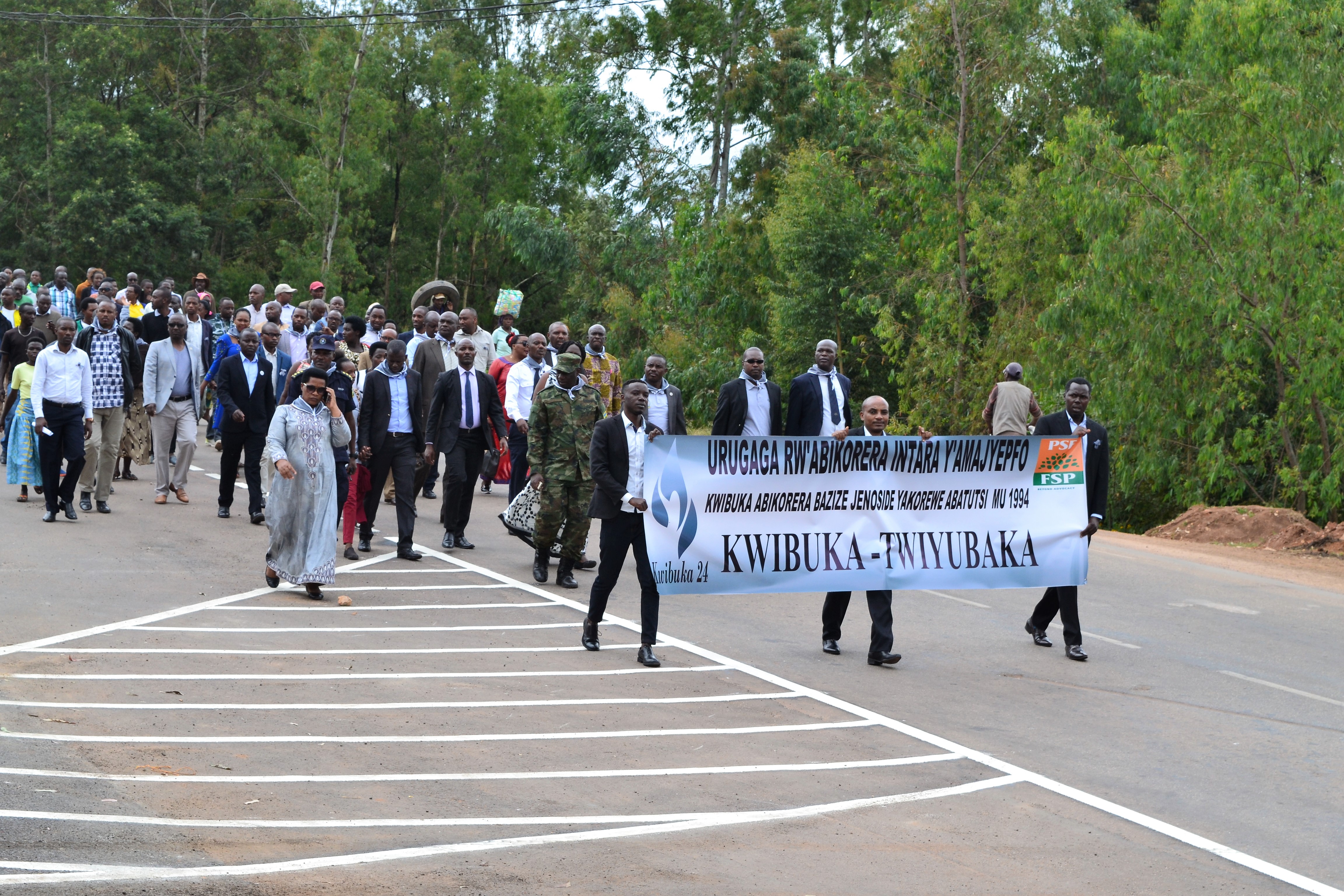 Gahunda zo kwibuka zabimburiwe n'urugendo rwo Kwibuka rwasorejwe ku Rwibutso rwa Jenoside rwa Kabgayi