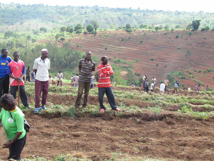 Ahakorwaga amaterasi mu murenge wa Jarama.