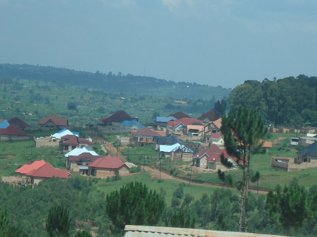 Ahitwa ku Karubanda hari amazu meza.