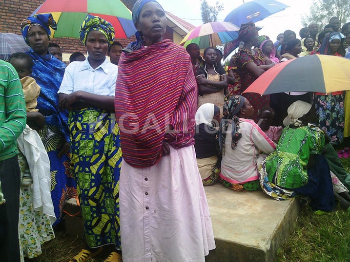 Aka gasima bicayeho niko Kambanda yari ahagazeho atanga amabwiriza yo gukoresha imbunda mu gukora Jenoside.