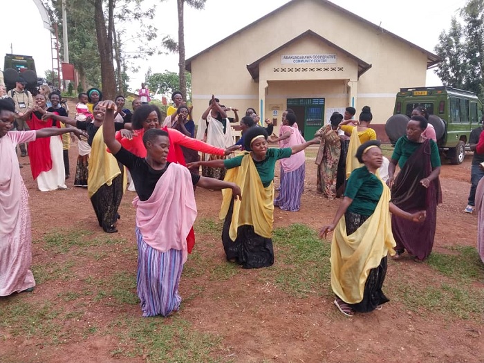 Abagize Koperative Abakundakawa bacinye akadiho