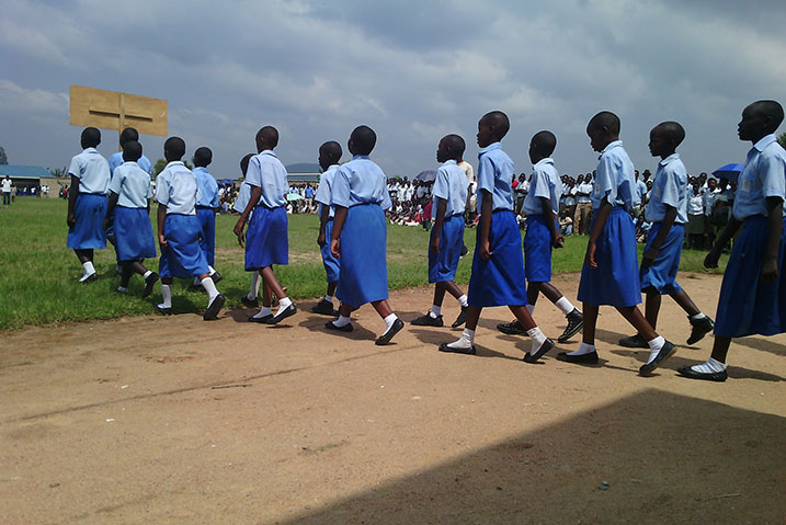 Akarasisi k'abana biga muri St Joseph niko kabimburiye umuhango wo kwibuka intwari z'u Rwanda.