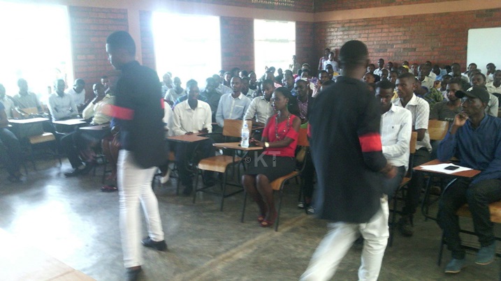 Ibiganiro byahuje uru rubyiruko byabaye ku munsi w'intwari.