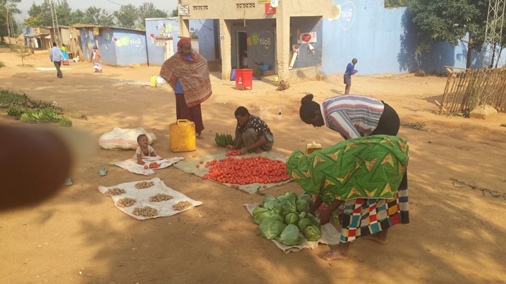 Hirya no hino muri uyu murenge wa Nyagatare hari abo wasangaga mu bikorwa by'ubucuruzi kandi amasaha y'umuganda yageze.
