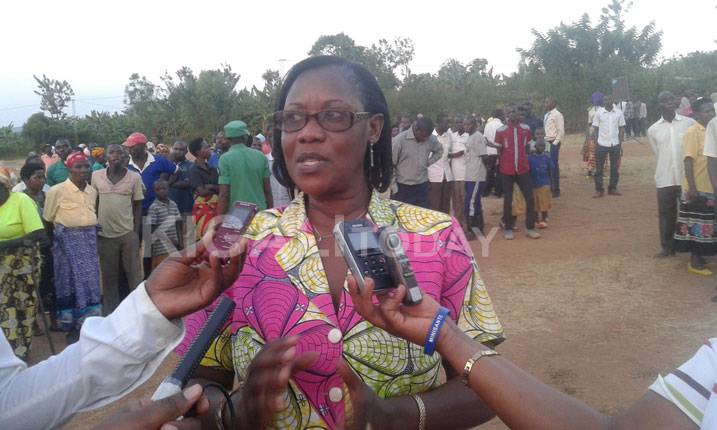 Umunyamabanga wa Leta muri Minisiteri y'Ubutgetsi bw'Igihugu, Dr Mukabaramba Alvera yasabye gukosora ku buryo bwihuse amakosa yose yagaragaye mu byiciro by'ubudehe kandi bagatanga raporo vuba.