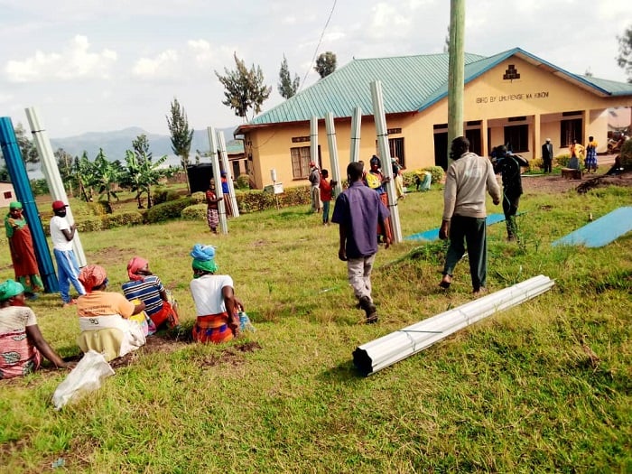 Abaturage bahawe amabati bishimiye gutandukana no kuvirwa
