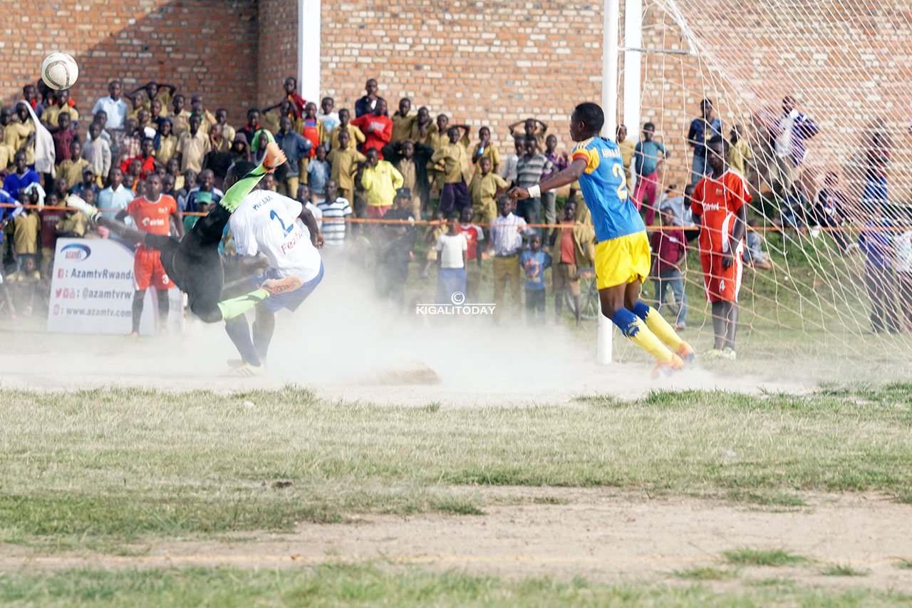 Umunyezamu w'Amagaju yari yakuyemo imipira myinshi ikomeye y'abakinnyi ba Rayon Sports