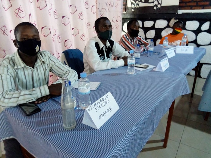 Niyonsenga ku ruhande i (bumoso) avuga ko iwabo i Nyanza bafatwaga nk'abadoshoboye ariko byaratunguranye batangiye kwiteza imberre