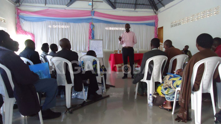 Abafite ubumuga bahugurwa ku cyorezo cya Sida kugira ngo bibafashe kumenya uko bahagaze no kubaha imbaraga mu mishinga ibateza imbere.