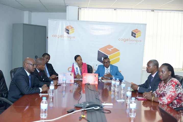 Muri uwo muhango hari hari na bamwe mu bakozi ba Cogebanque.