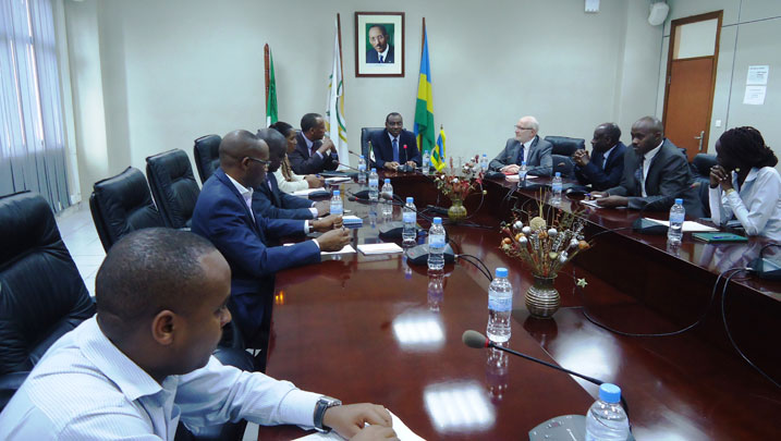 Amasezerano yasinywe hari n'abandi bayobozi barimo aba Kaminuza y'u Rwanda (UR).