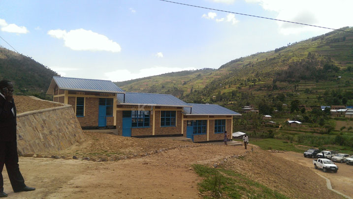 Banabubakiye amashuri.