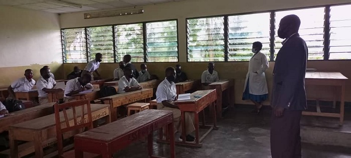 Imyanya myinshi mu mashuri iriho ubusa