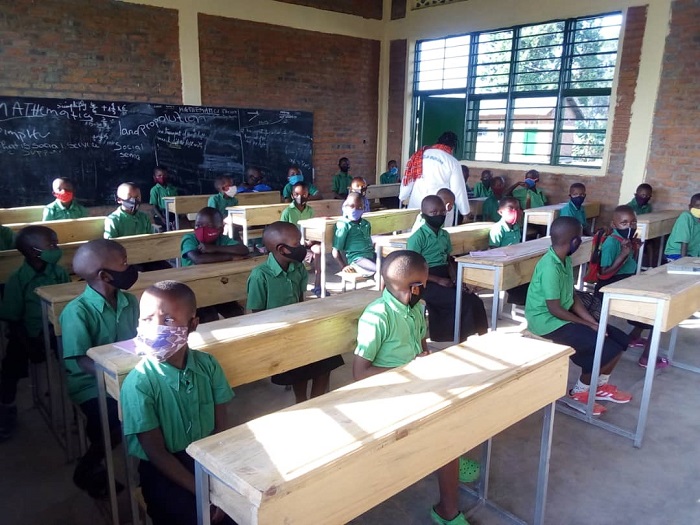 Amashuri mashya yafashije abana kwiga bisanzuye kandi yorohereza abarezi gukurikirana imyigire yabo