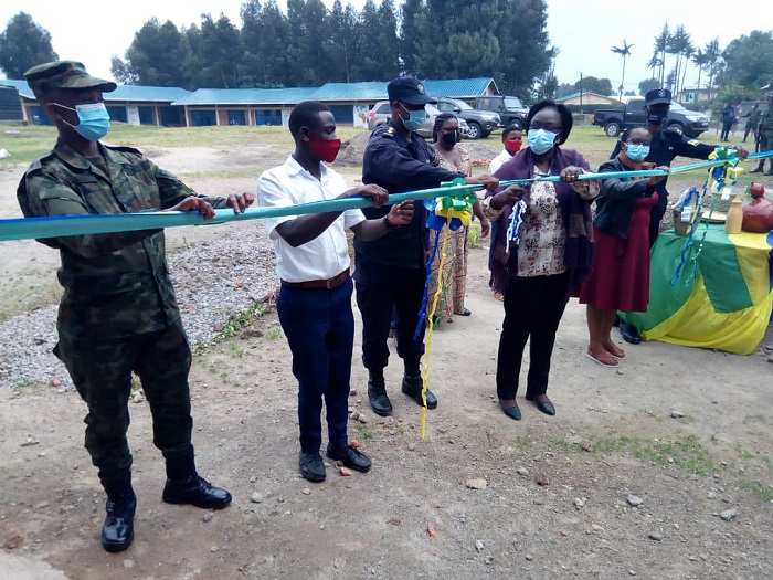 Umuhango wo gufungura ku mugaragaro ibyumba bishya by'amashuri