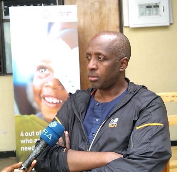 Dr. Col John Nkurikiye, ni we uyoboye itsinda ry'abaganga bavuye abo bantu