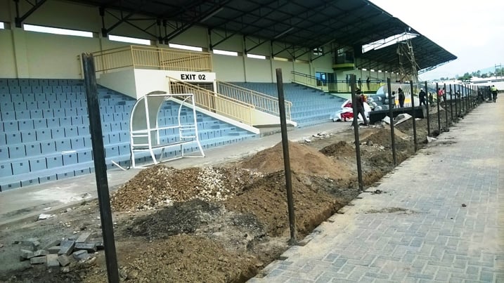 Amasuku atarakorwa ku mpande z'ikibuga muri Stade umuganda 