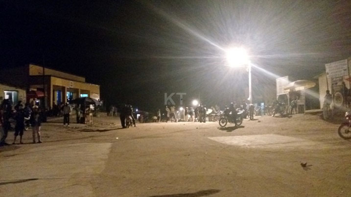 Amatara yo mu gasantere ka Kinazi atuma basigaye bakora na nijoro ntacyo bikanga.
