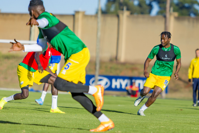 Meddie Kagere yereka Rafael York aho amuhereza umupira