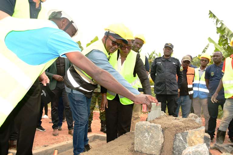 Hashyizwe ibuye ry'ifatizo ahazubakwa rimwe mu mavomero