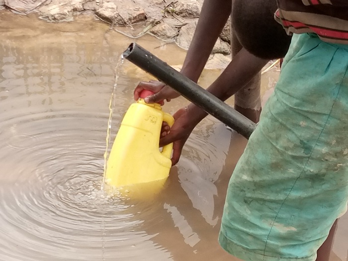 Amazi aza ari makeya ku makano yo mu kabande bigatuma hari n'abavoma ibirohwa