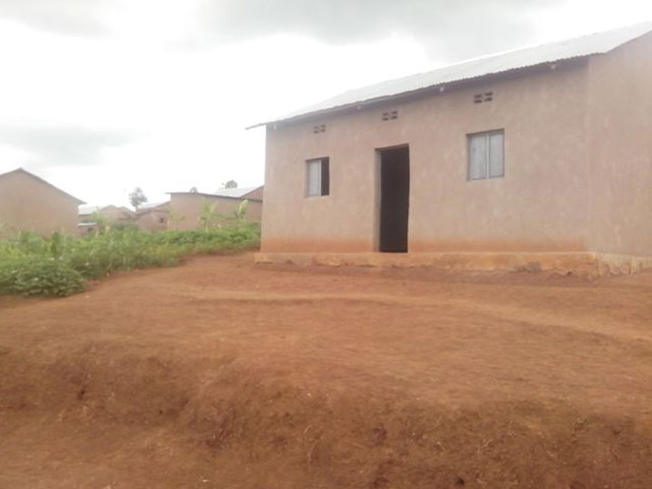 Abatuye uyu mudugudu bavuga ko guturana byabafashije gushimangira ubumwe n