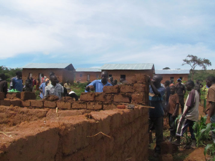 Amazu yubakirwa abirukanywe muri Tanzaniya yubakwa n