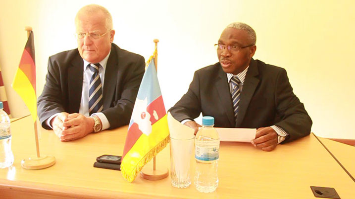 Ambasaderi w