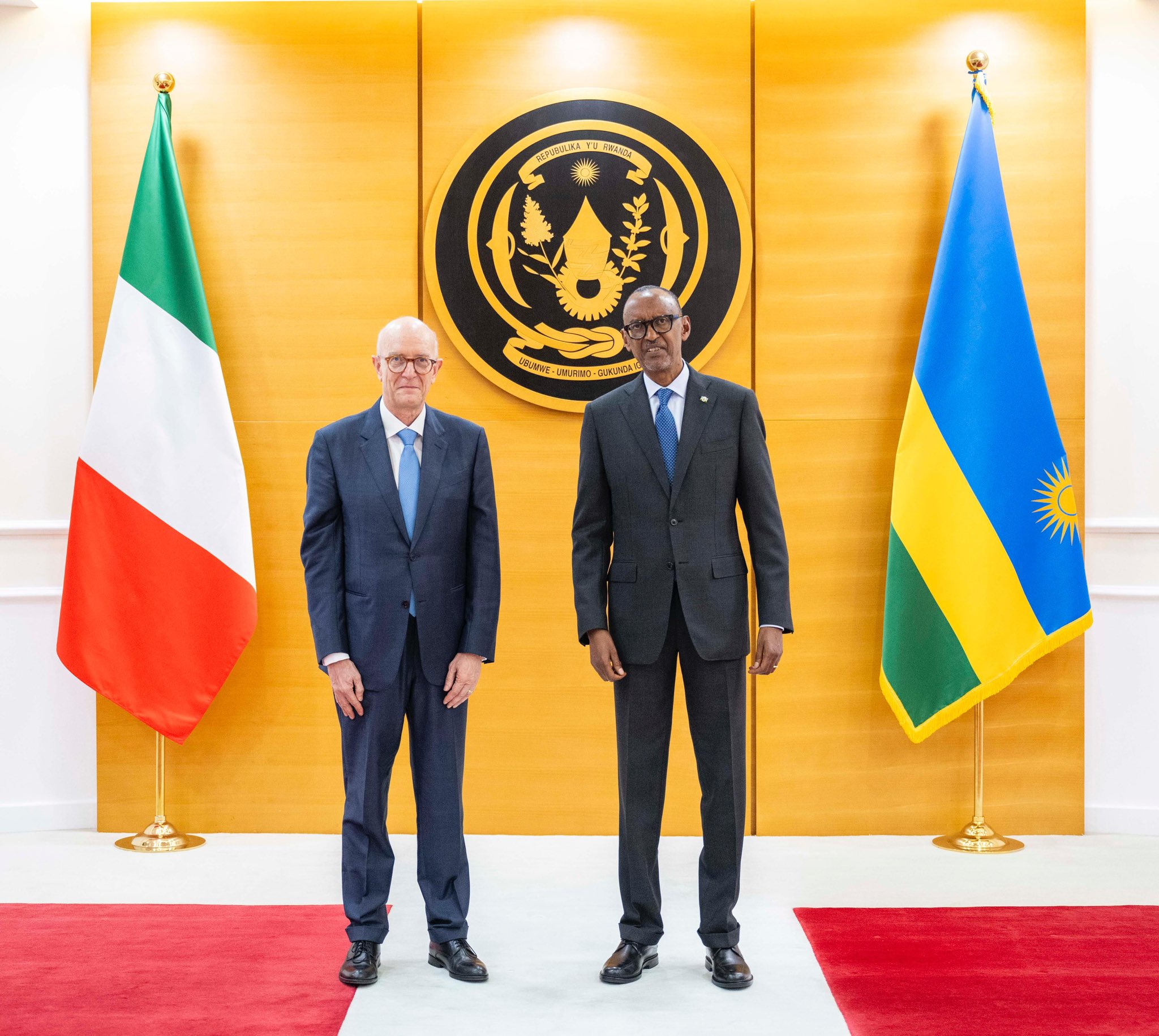 Ambasaderi Mauro Massoni w'u Butaliyani yakiriwe n'Umukuru w'Igihugu
