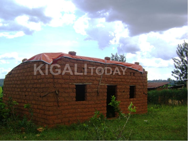 Amwe mu mazu arimo kubakwa n