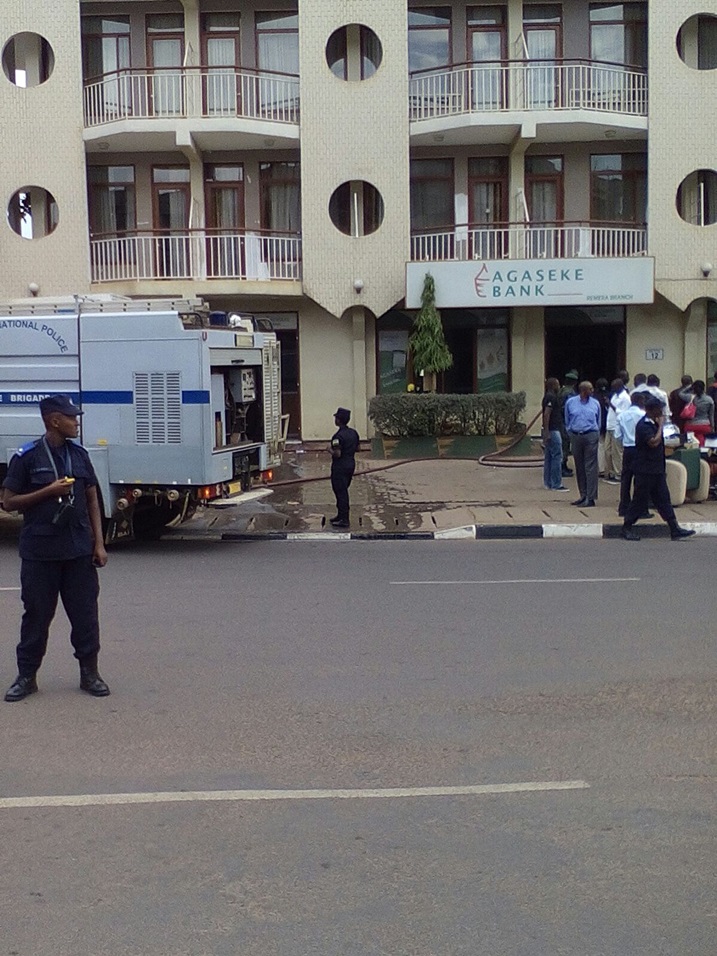 Abapolisi bahise bazenguruka ahahiye mu rwego rwo gucunga umutekano.