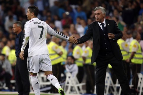 Ancelloti utoza Cristiano Ronaldo yashimiraga Cristiano watsinze igitego cya mbere.