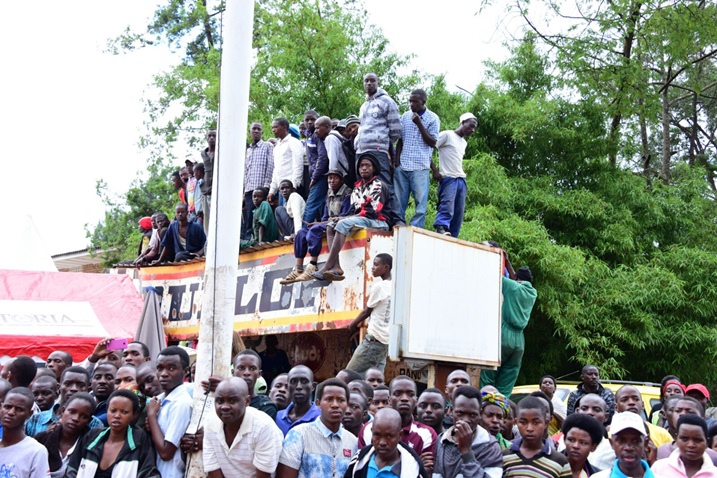 Abanyehuye bari baje kwihera ijisho.