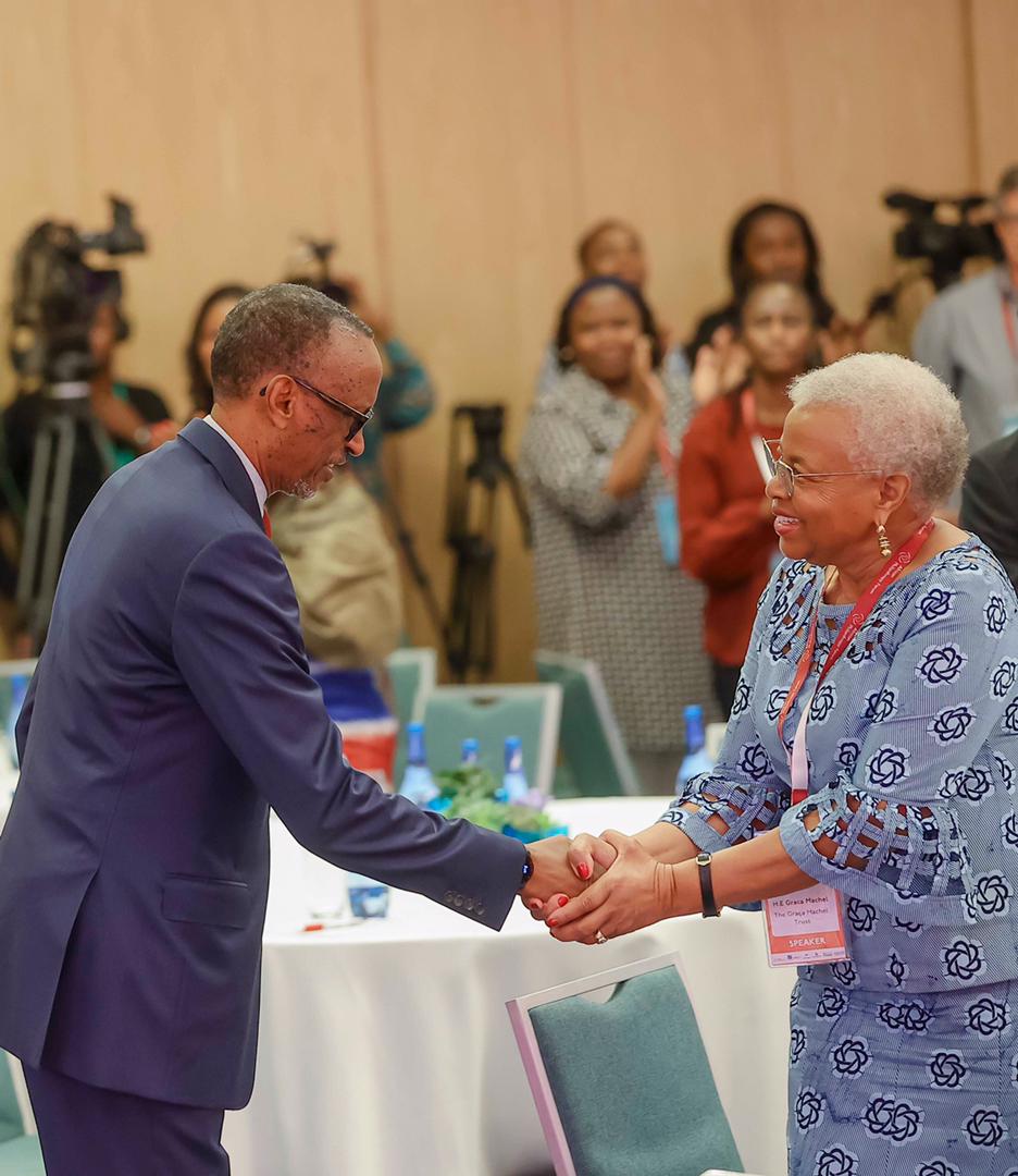 Perezida Kagame yakiriye Madamu Graça Machel