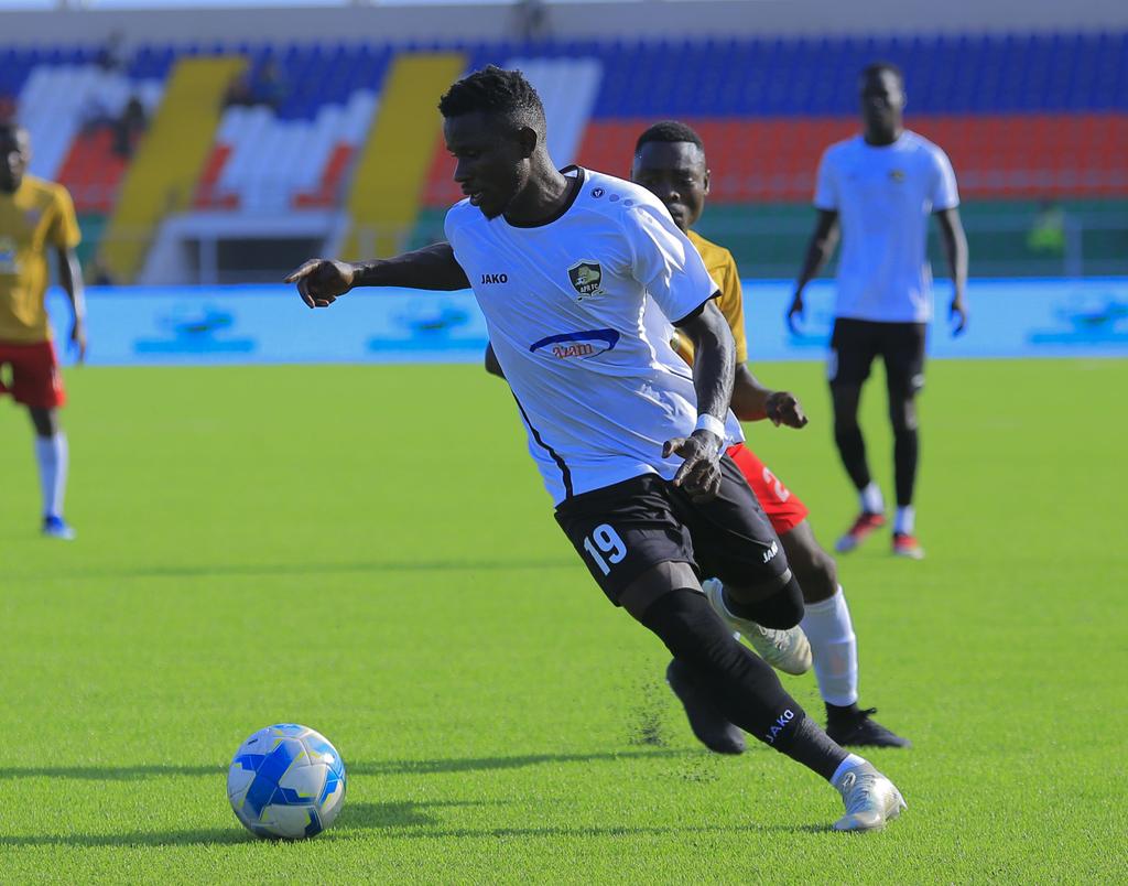 Nshimirimana Ismael wa APR FC agenzura umupira