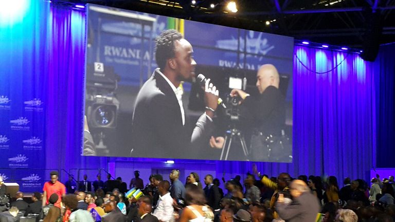 Meddy nawe yaturutse muri Amerika aje kwifatanya n'abandi Banyarwanda.