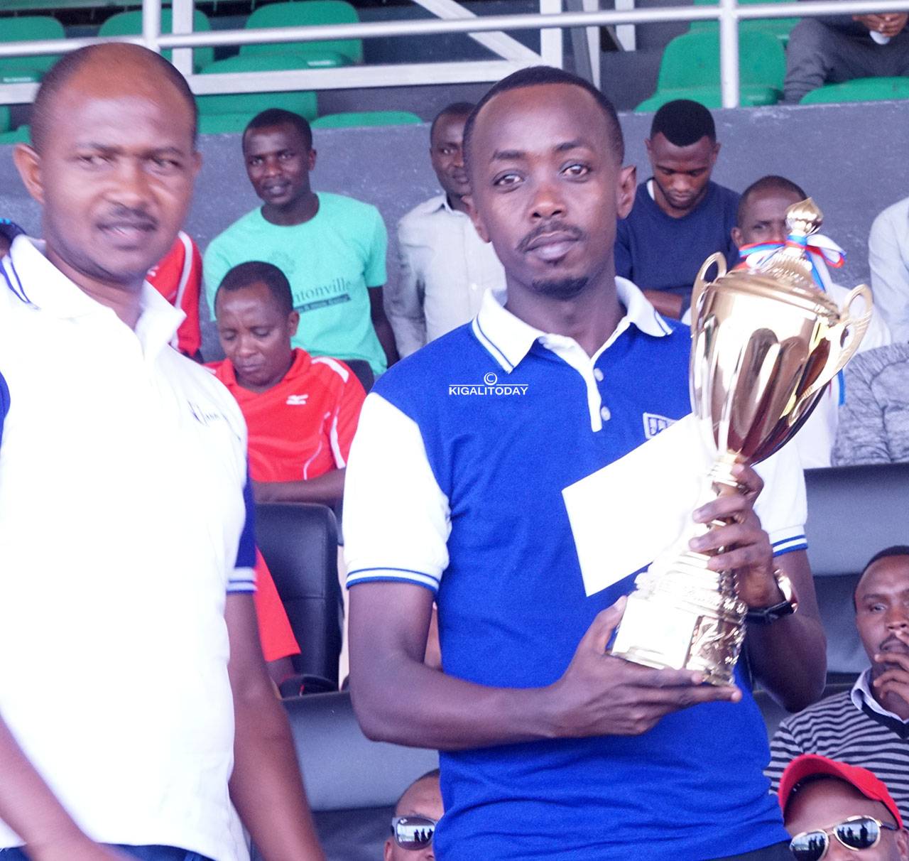 Mu bigo by'abikorera BK yatwaye igikombe muri Football na Basketball