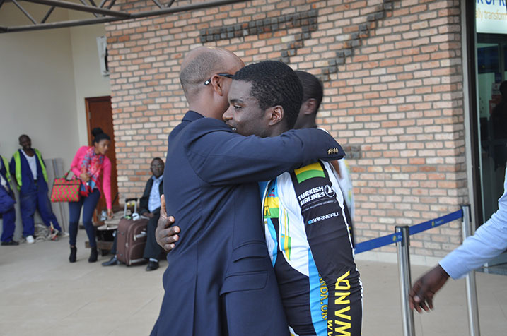 Bayingana ashimira Uwizeyimana Bonaventure wabaye uwa mbere muri U-23.
