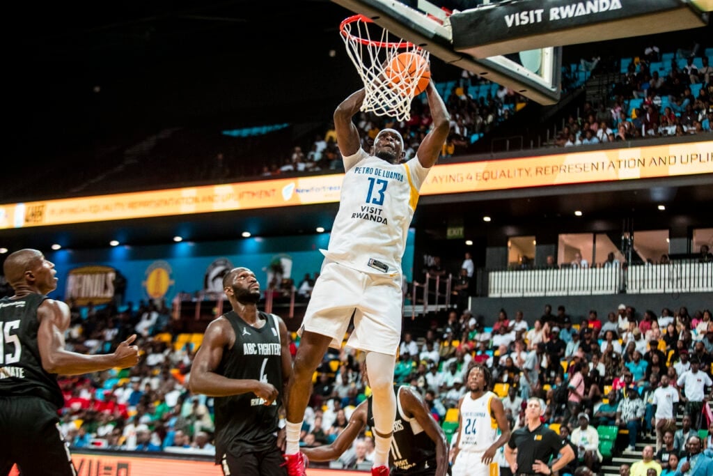 Ater James Majok ukina neza yugarira ni umukinnyi wo kurebwa cyane ku ruhande rwa Petro de Luanda