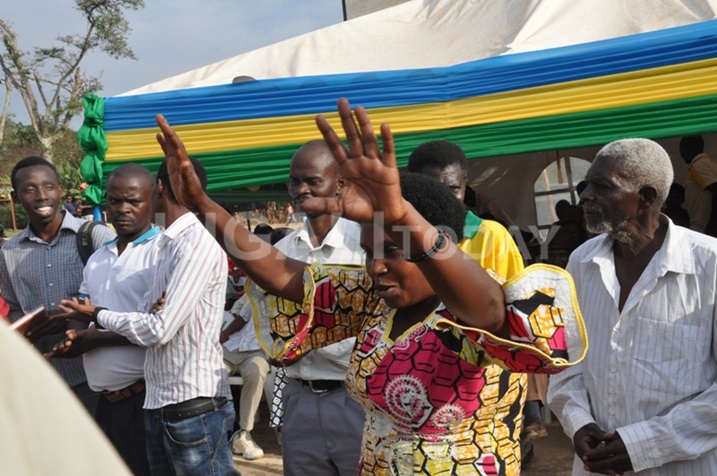 Ati "Ubu ndahagarara imbere y'abagabo kubera Kagame yaduhaye ijambo , 101 nihinduke yongere atorwe."