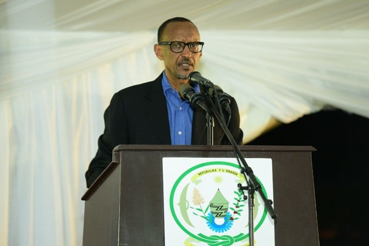 Perezida Kagame yamaganye abayobozi badindiza iterambere.
