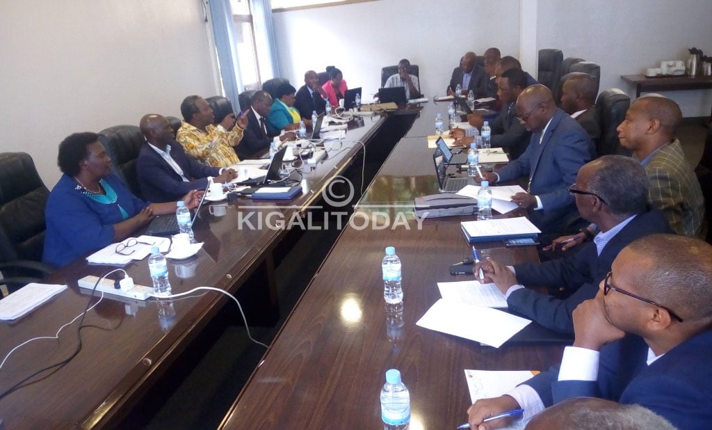 Ba Rwiyemezamirimo mu kiganiro n'abagize komisiyo ishinzwe gucunga Imali ya Leta mu Nteko (Pac)
