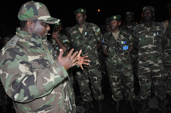 Abasirikare bavuye Darfour basabwe gukomeza kwitara neza nk