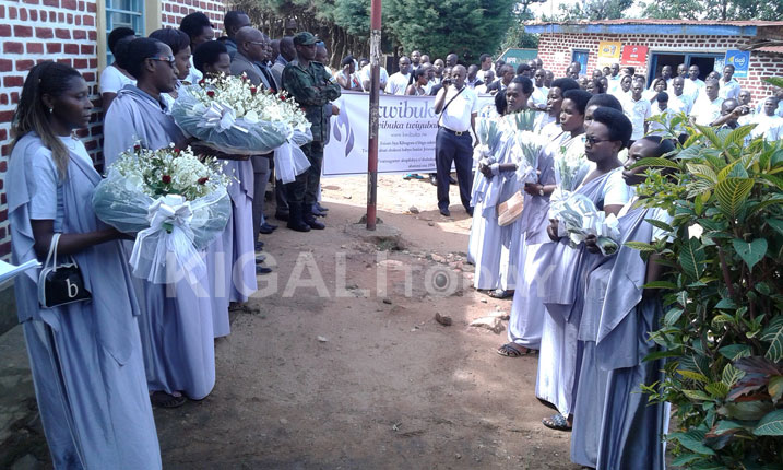 Aha bari bafasha akanya ko guceceka bibuka, nyuma y'urugendo rwo kwibuka.