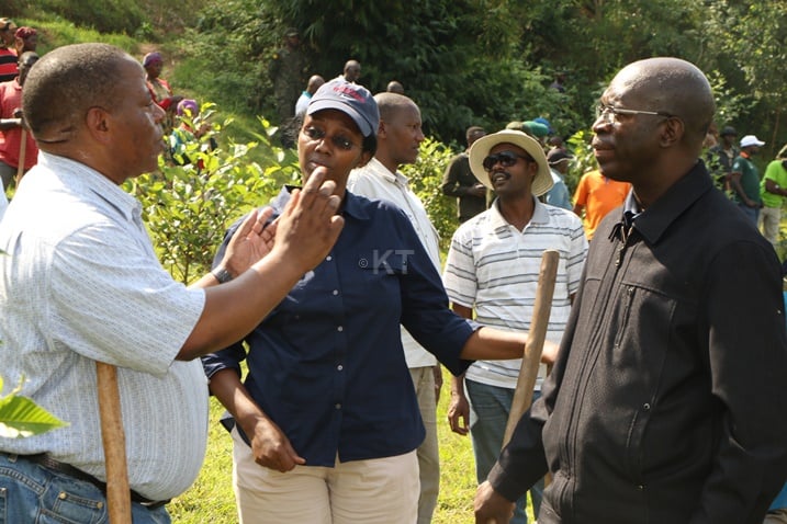 Mu muganda bakoze, Minisitiri w