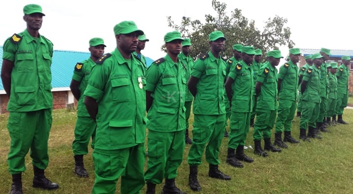 Bambitse amapeti atandukanye bashimirwa ubwoitange bagaragaje mu gihe bamaze bunganira mu by